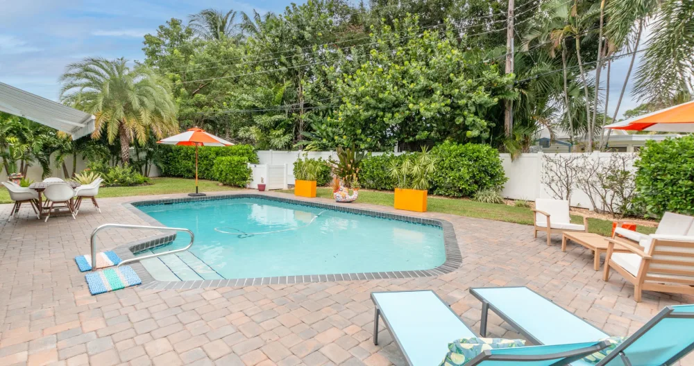 Paradise Palms- Private Heated Pool Walk-able to Wilton Drive - Picture 1