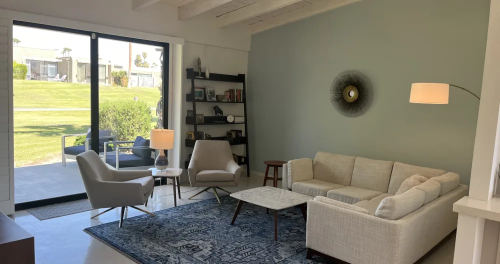 Robert's listing on misterb&b - Living Room