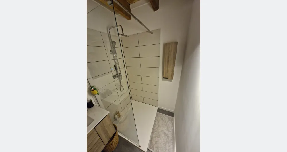Martin's listing on misterb&b - salle de bain avec douche à l italienne privative 