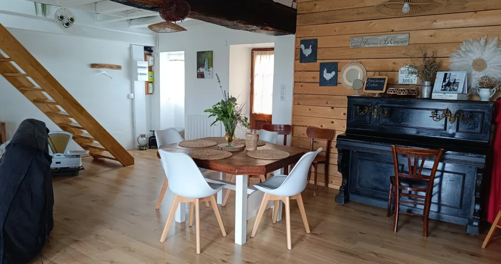 Cosy 4-star cottage 4 kms from the A 71 freeway, exit N°10 - Picture 2