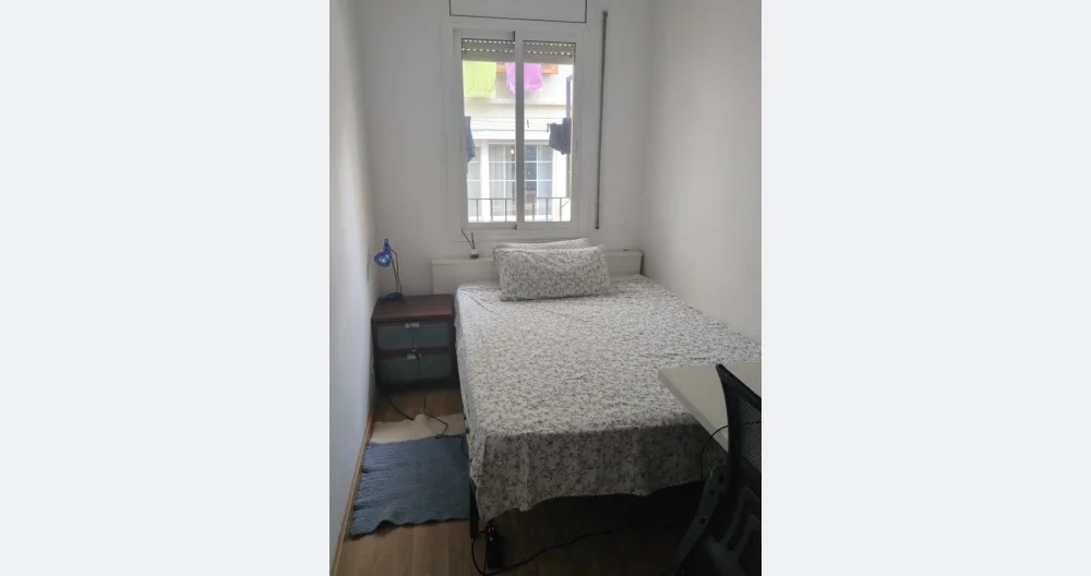 1 Double room up to 2 friends, 5' from Sagrada Familia - Picture 1