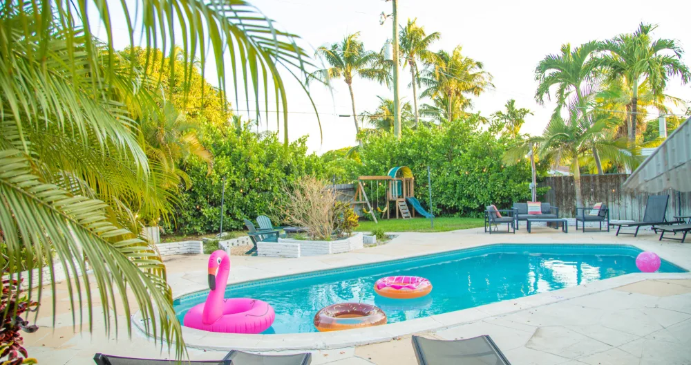 Charming 4BR Home with Heated Pool in Hollywood - Picture 1