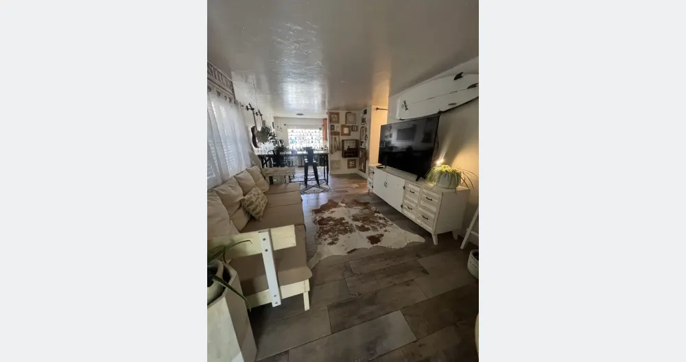 Centeral Hillcrest Gayborhood at your doorstep. Explore all San Diego - Picture 2