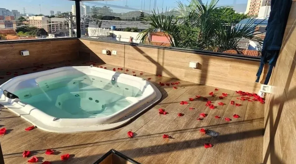 Triplex House in Morumbi with Jacuzzi - Picture 1