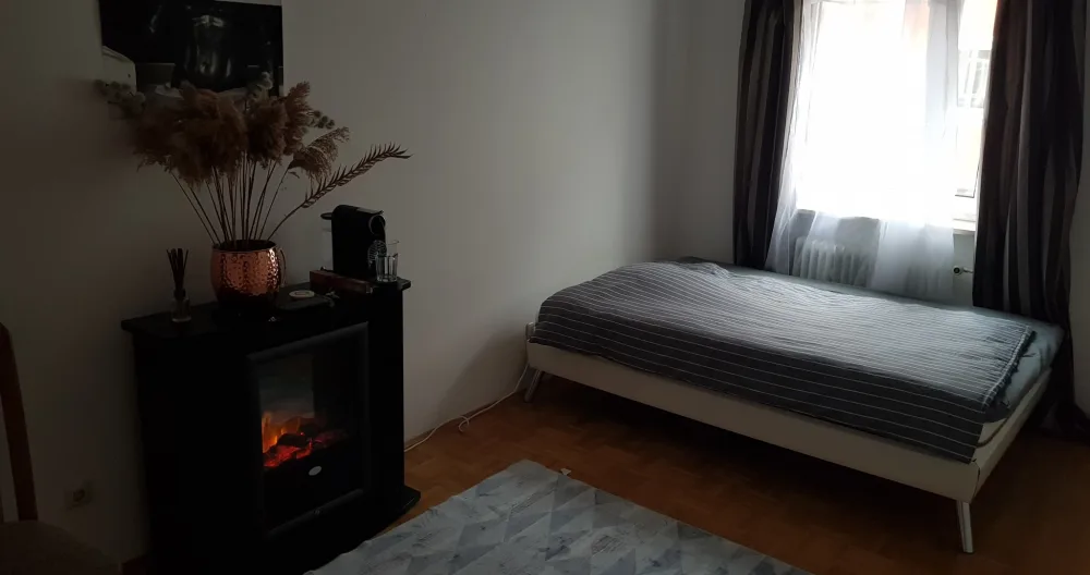 Leo's listing on misterb&b - Cosy camin is giving relaxng vibe after city walks...