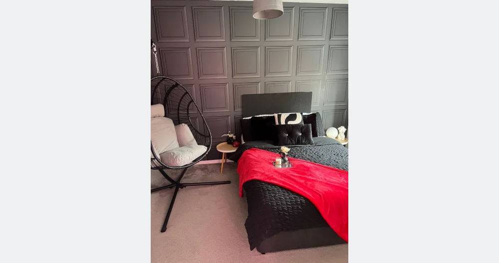 Bad and Boujee staycation
2 bedroomed photo ready modern house  - Picture 2