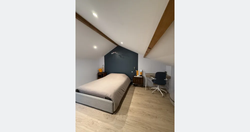 Chambre privée avec salle de bain privative et coin bureau - Photo 2