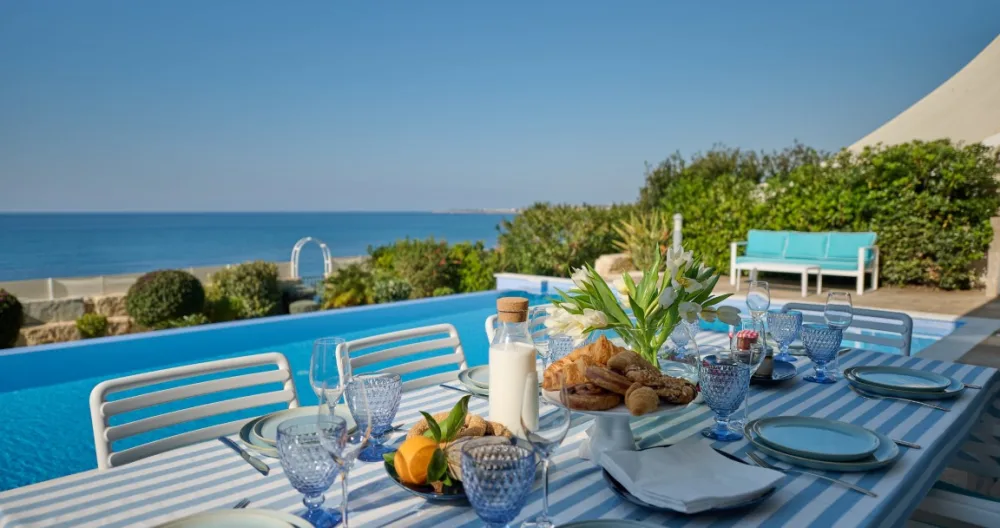 Villa de lujo frente a la playa con impresionantes puestas de sol y románticas puestas de luna - Foto 1