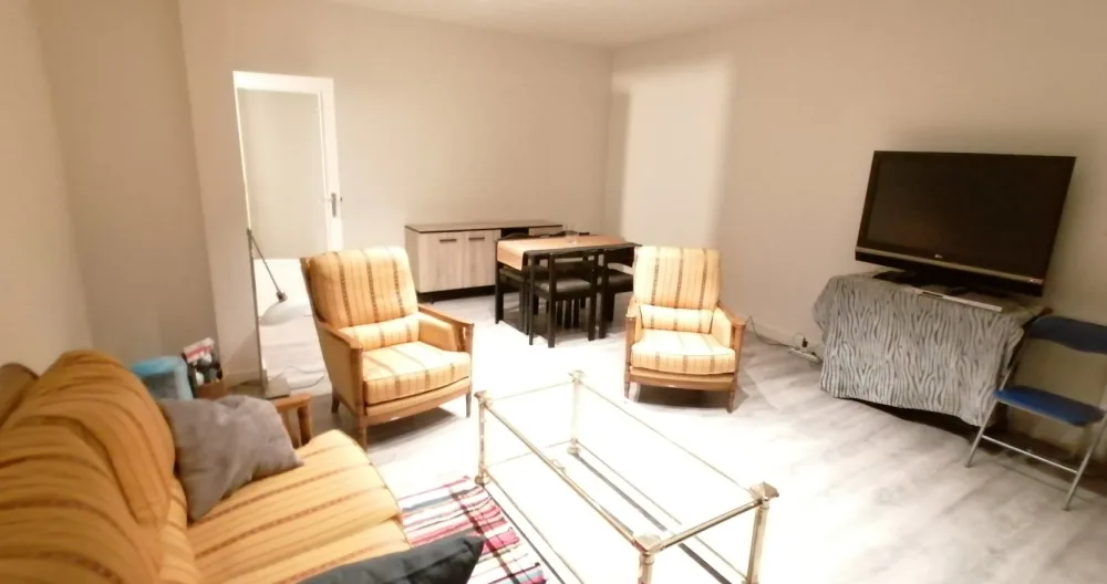 Acogedor apartamento renovado con habitaciones y dormitorio compartidos en Audenaerde
 - Foto 1