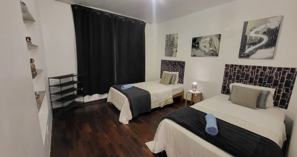 Quarto privado num apartamento espaçoso. - Foto 2