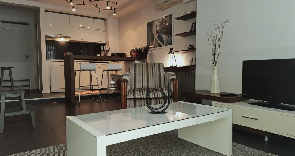 i'zaz homes, live like a hip local (2nd floor, w/alcove) - Photo 1