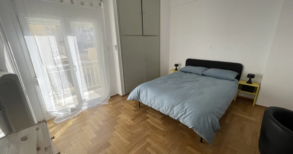 Bright and comfy bedroom in the centre of Athens - Picture 4
