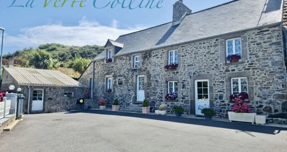 Thibaut et Benoît's listing on misterb&b - Bâtiment principal (Gîte/Partie gauche) 