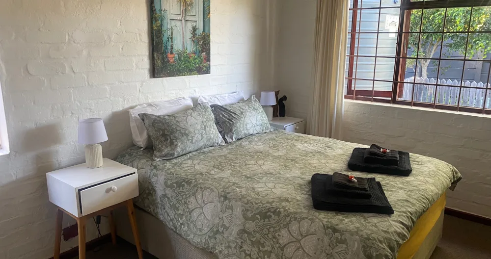 Nat and Craig's listing on misterb&b - Luxurious queen sized bed