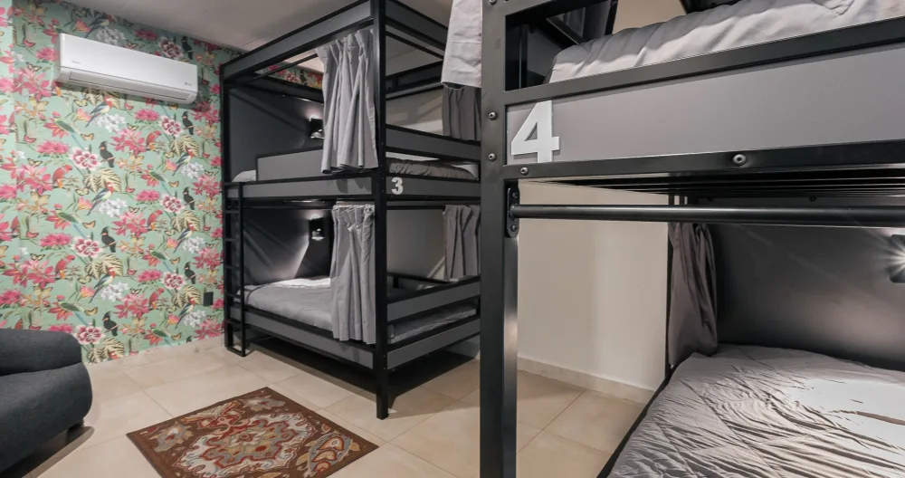 HOSTEL| Gemischtes Mehrbettzimmer 12A - Foto 1