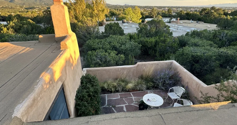 Stephan's listing on misterb&b - Patio seen from roof
