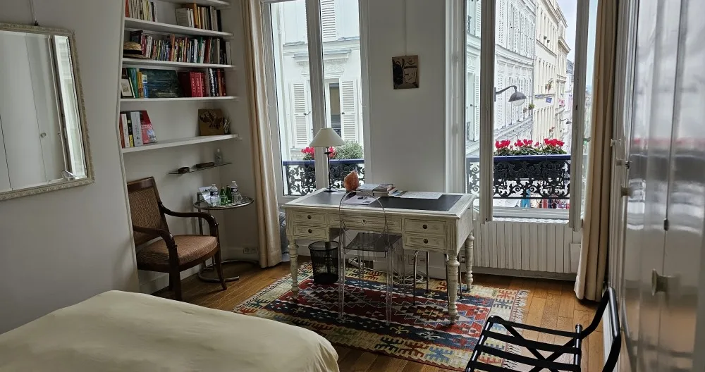 chambre à Montmartre avec vue et petit déjeuner  - Photo 1
