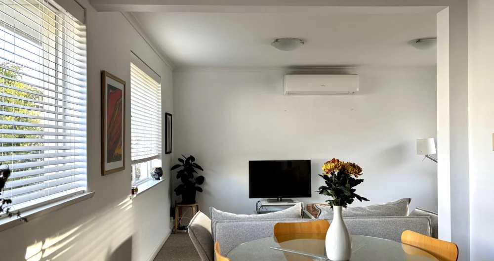 Sunlit apartment near Yarra river - Picture 2