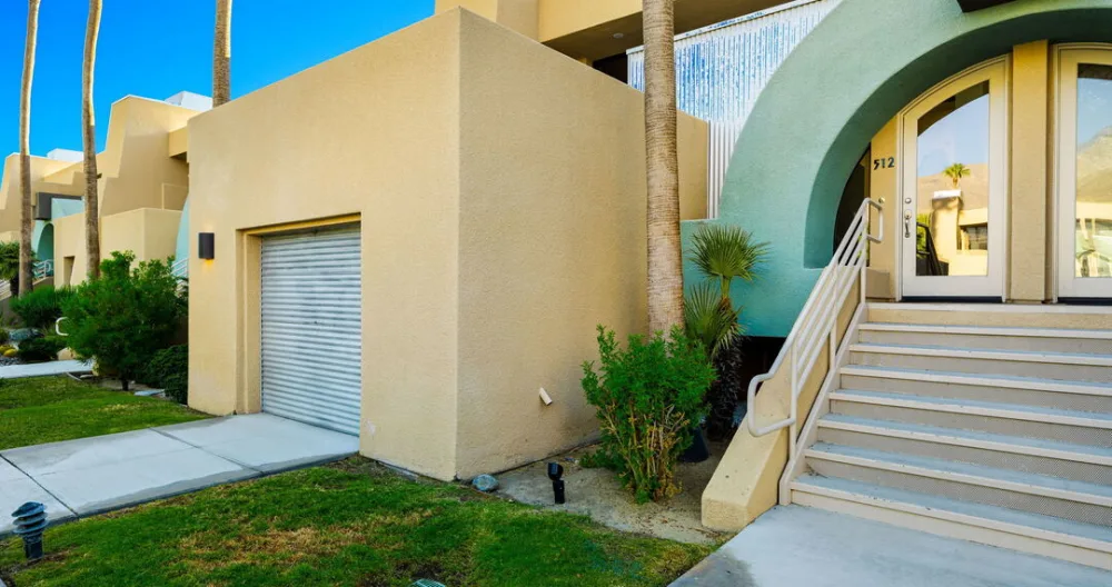 Condo in clothing optional community steps from downtown Palm Springs - Picture 1