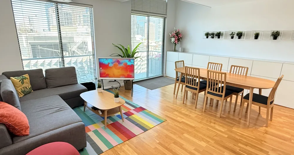 2-Level City Retreat 100m2 w/ Parking | +Workspace right in the CBD - Picture 2