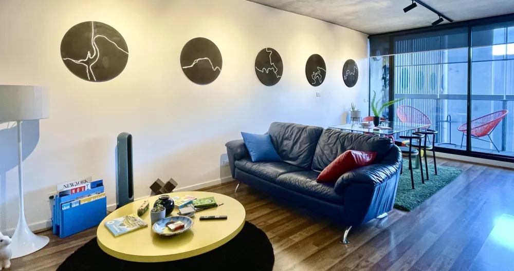 Cool and creative pad in the heart of the Melbourne Arts Precinct - Picture 2