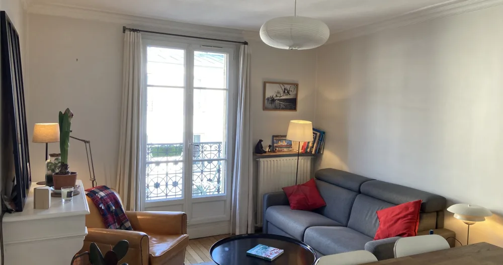 2-room apartment in the heart of the Batignoles district - Picture 3
