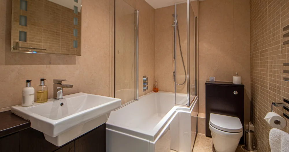 Chambre dans une belle maison au calme mais dans un quartier verdoyant et pratique - Photo 8