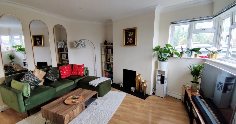 Cozy room in modern city apartment, great access to central London - Picture 2