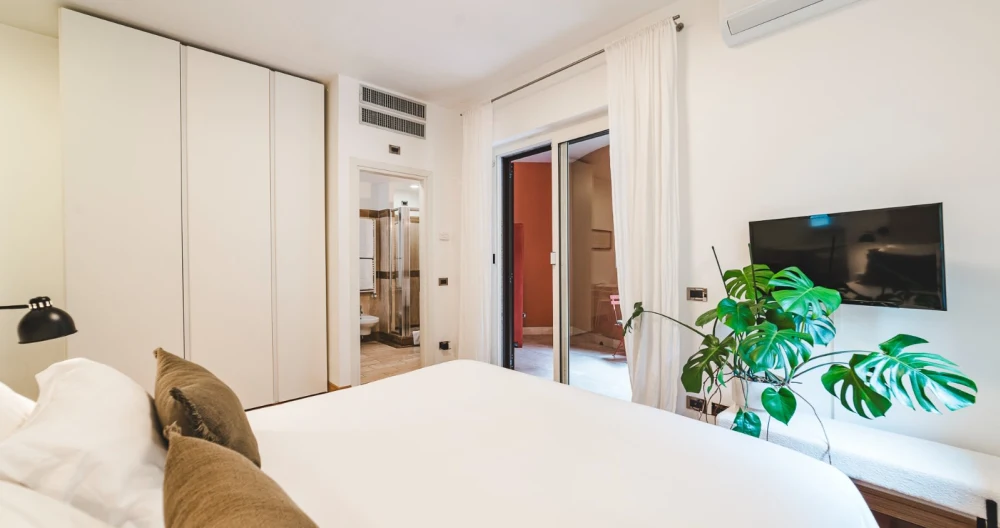 Elegant and Quiet Apartment Surrounded by Greenery- NETFLIX - Picture 1