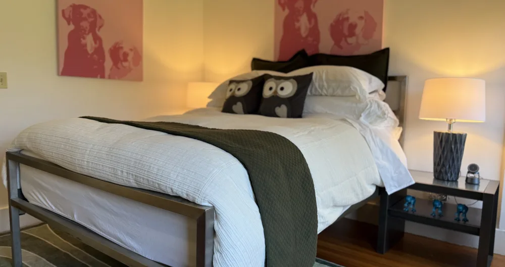Quarto privado e casa de banho com estilo | Casa de artesão luminosa - Foto 1