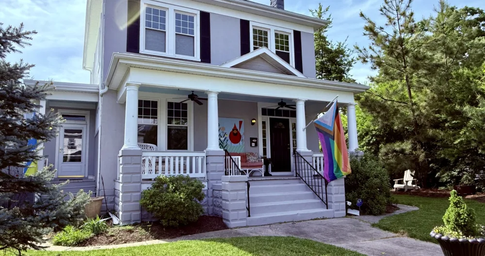 Kevin's listing on misterb&b - Welcoming LGBTQ home on corner city lot.