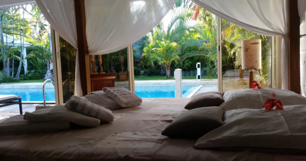 Superb Creole villa with huge swimming pool - Picture 2
