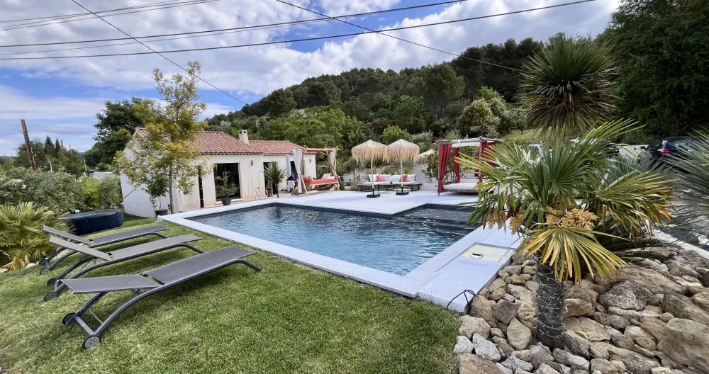 Privates Zimmer am Fuße des Luberon mit Pool und Jacuzzi - Foto 1
