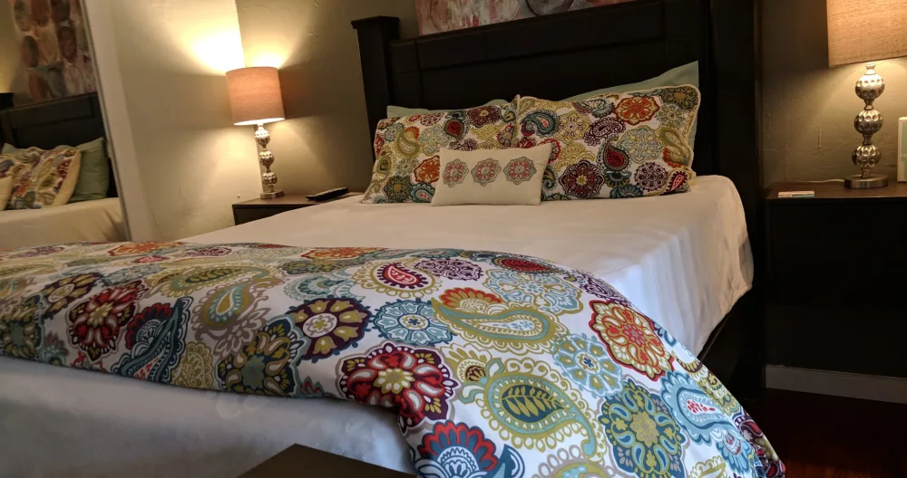 Fabulous and Affordable - Large on the inside and the Outside - Picture 2