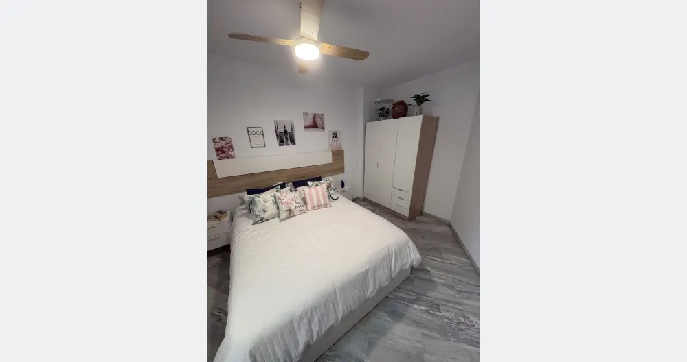 Spacieux appartement de deux chambres avec terrasse. - Photo 1