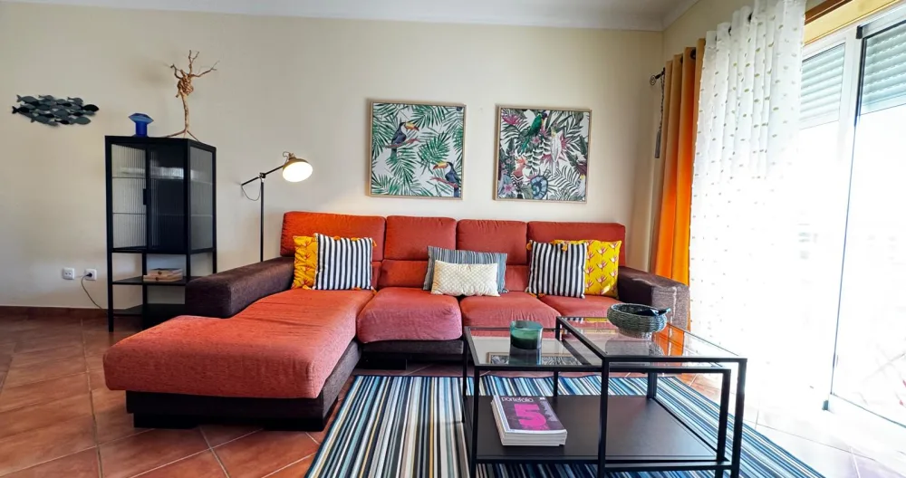Charming Beach Apartment - Picture 2