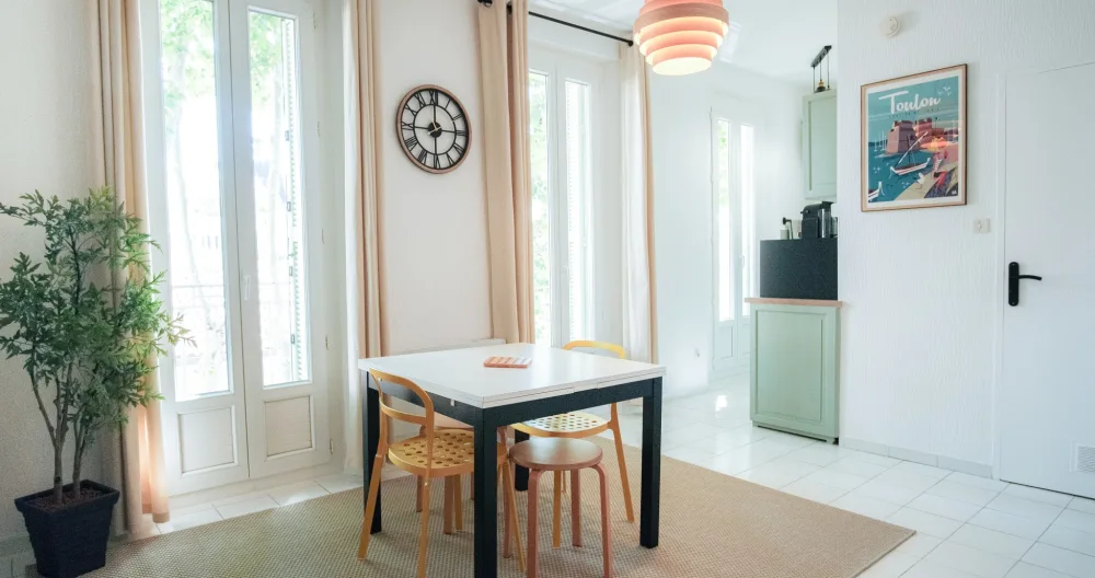 Anuncio de Romuald en misterb&b - Espace de vie lumineux et spacieux