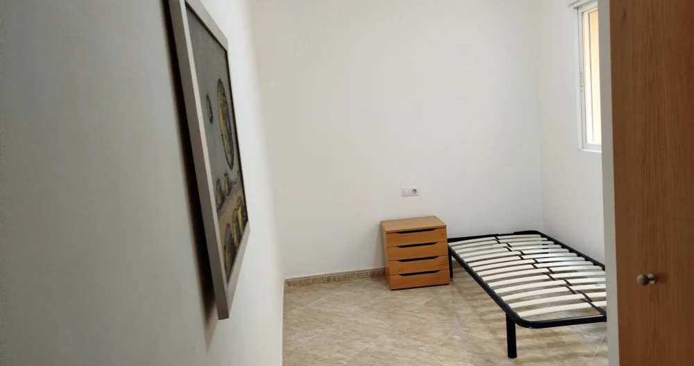 Anuncio de Gabriel en misterb&b - Habitacion recien pintada, aún no estaba montada en ese momento. Ya subire fotos 
