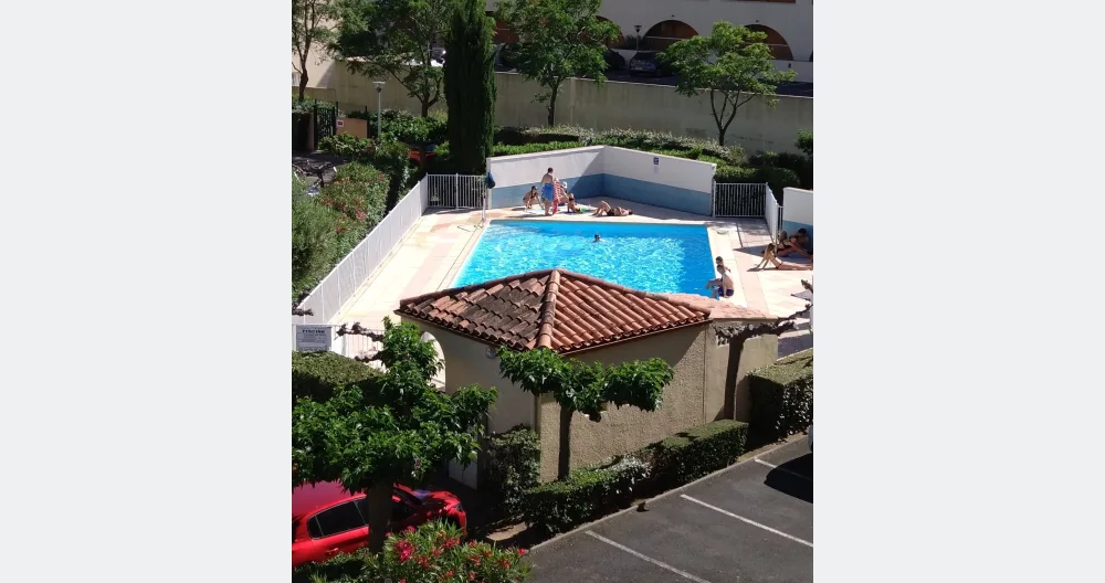 Annonce de Christophe sur misterb&b - Piscine dans la résidence. Accessible avec un bracelet uniquement. 