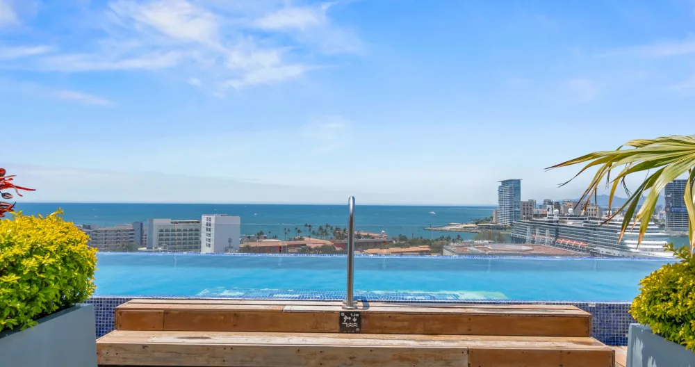 Posh Skies 1 BDR, 1 Bath, com estacionamento - Foto 1