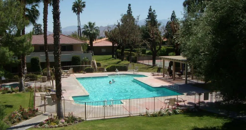 Upgraded Resort Condo in Palm Springs - Picture 2