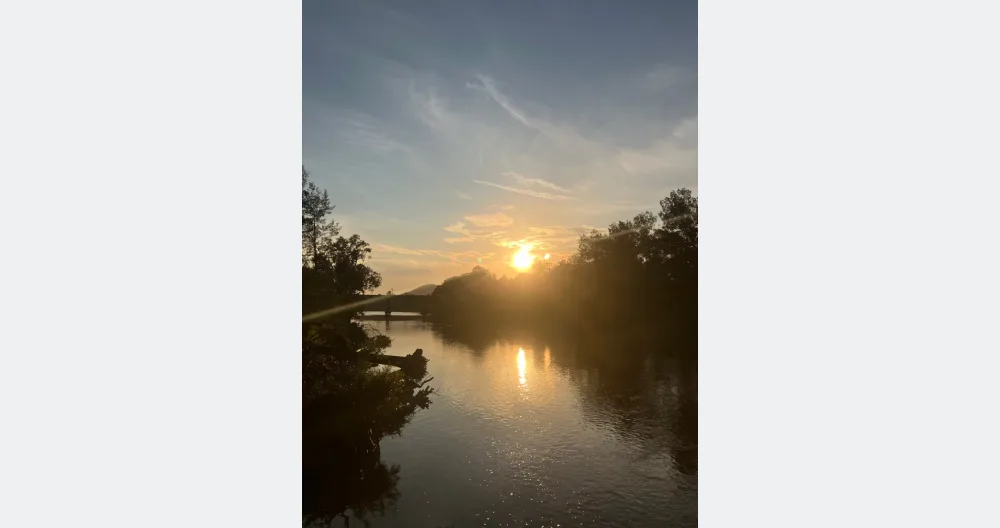 Andrews Inserat auf misterb&b - The nearby Barron River at sunrise.