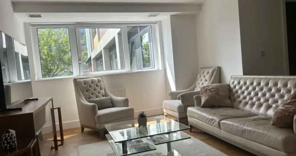 Modern Flat in Central Croydon
 - Picture 2