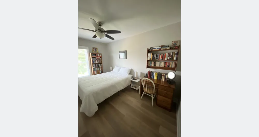 Casa moderna segura, confortável e limpa em Old Town East! (Quarto maior) - Foto 2