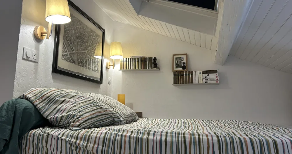 Annonce de Guillaume sur misterb&b - Chambre en mezzanine mansardée