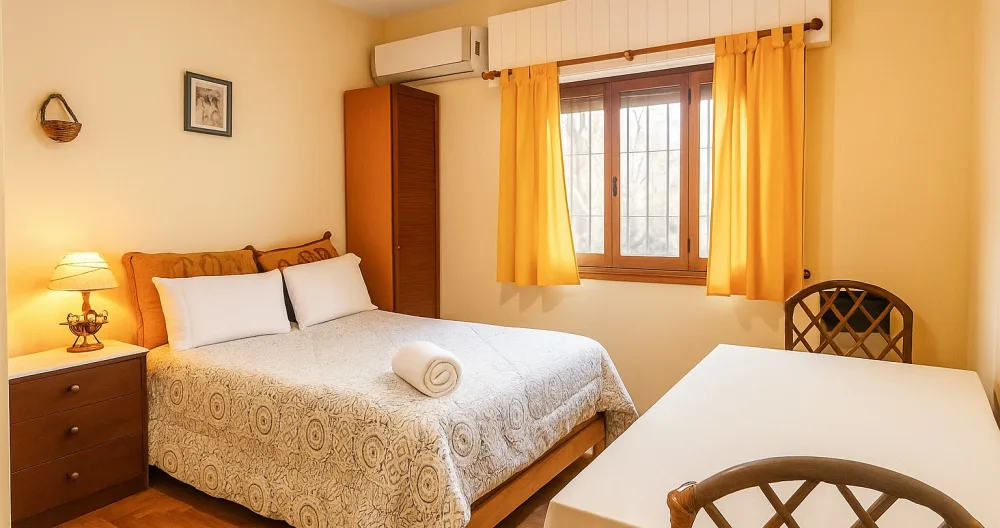 Double bed room, garden view with A/C - Picture 2