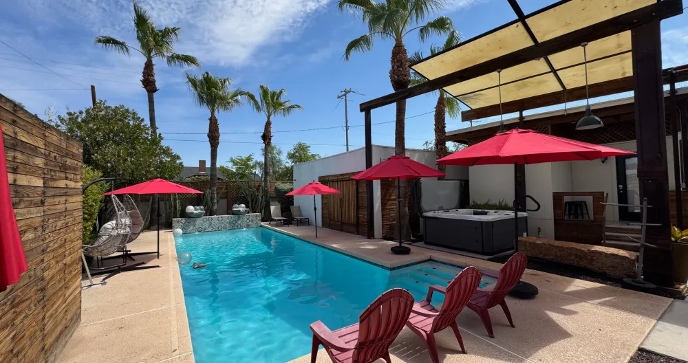 Your clothing-optional Oasis in the heart of central Phoenix! - Picture 2