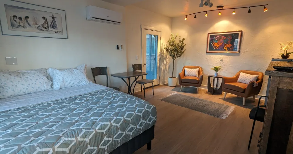 Tim's listing on misterb&b - Living area