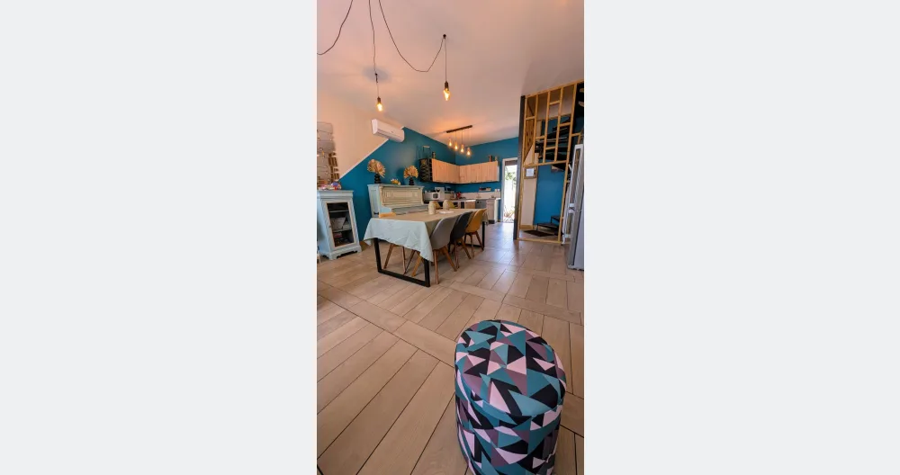Steve's listing on misterb&b - Grand séjour et cuisine