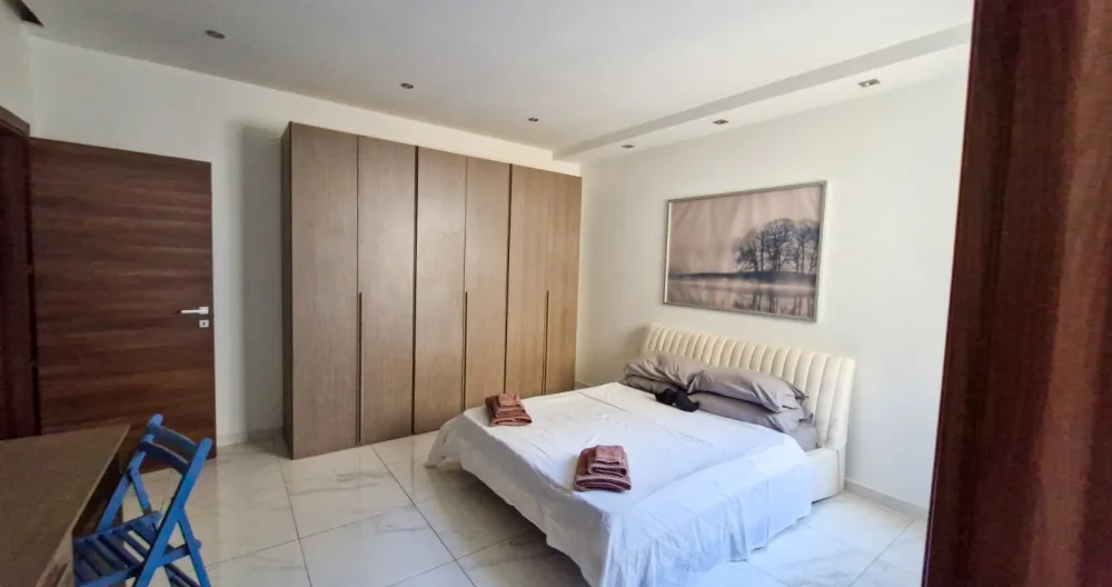 AMAZING ENSUITE ROOM IN ST PAUL'S BAY - Picture 1